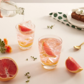 grapefruit drink in short glass